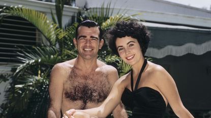 elizabeth taylor at her pool in 1949