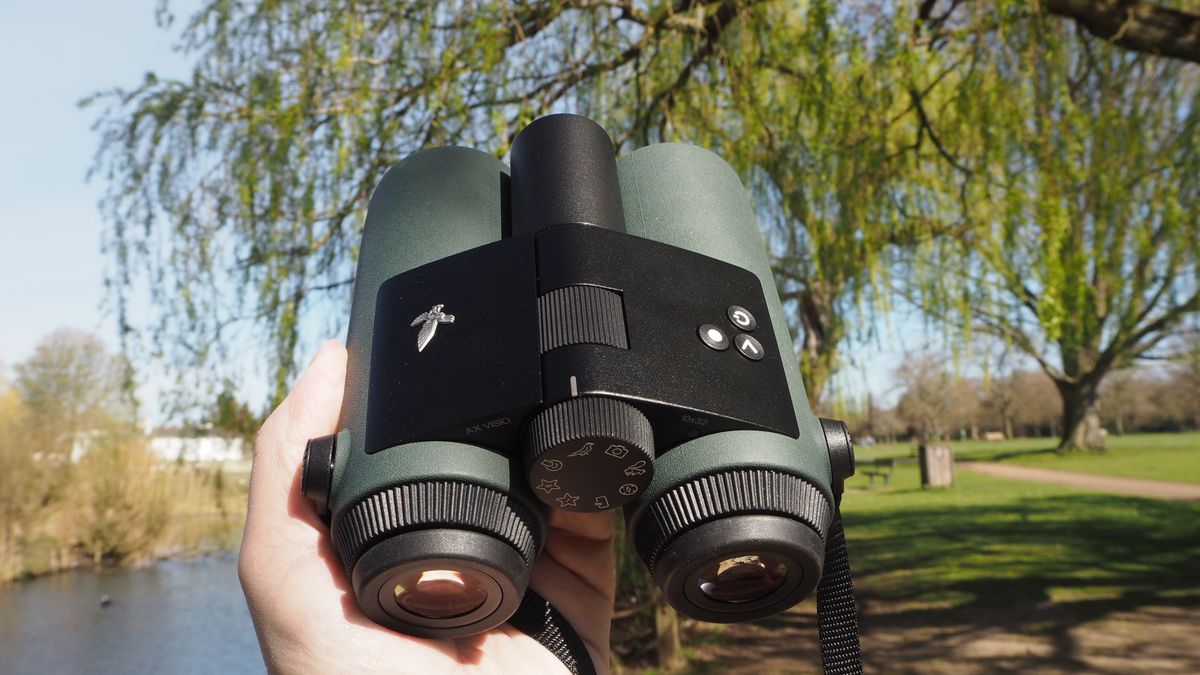 Swarovski Optik AX Visio 10x32 smart binocular review