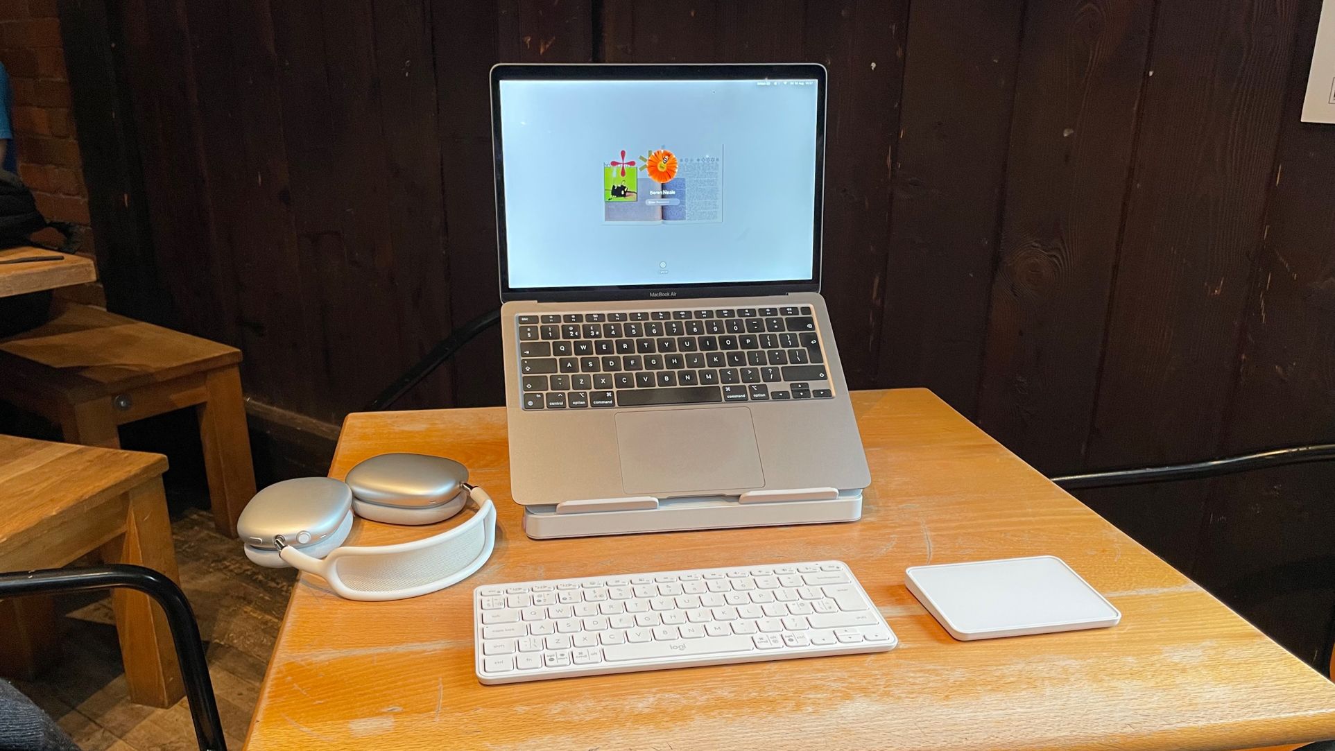 Café creatives! This mobile work unit is genius