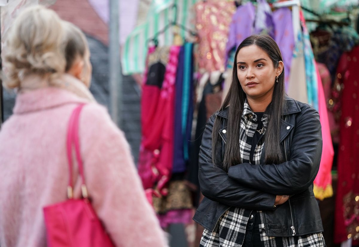 Lauren Branning confronts Linda Carter