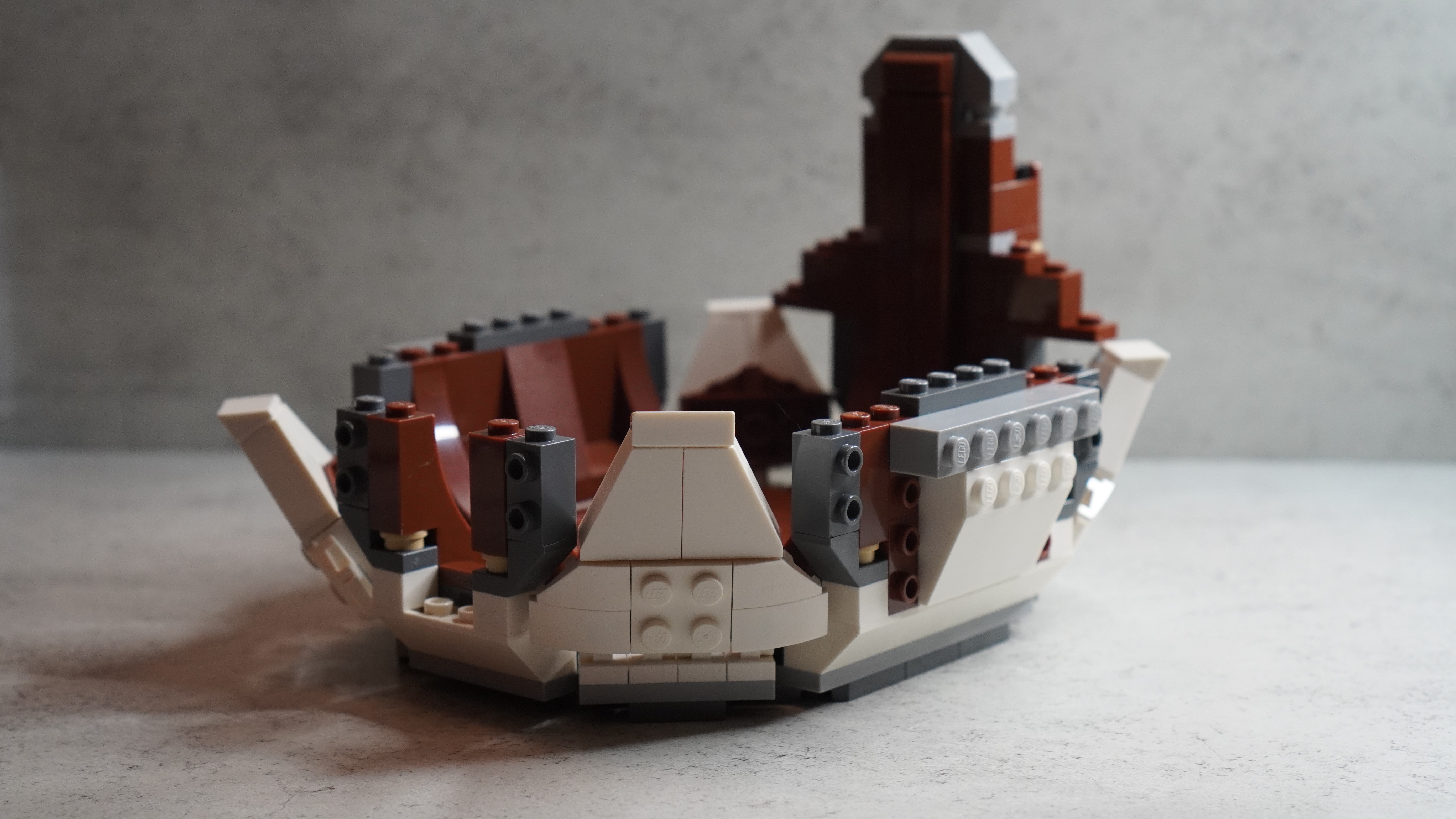 Lego Star Wars Grogu with Hover Pram building process