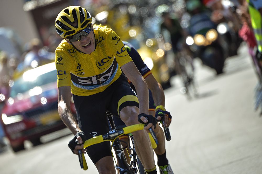 Chris Froome chases Nairo Quintana during stage 20