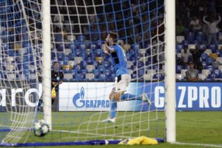 Fernando Llorente adds a late second goal for Napoli