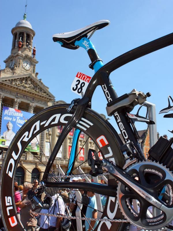 Even without frame labels, the curvy rear stays unmistakably identify this bike as a Pinarello.
