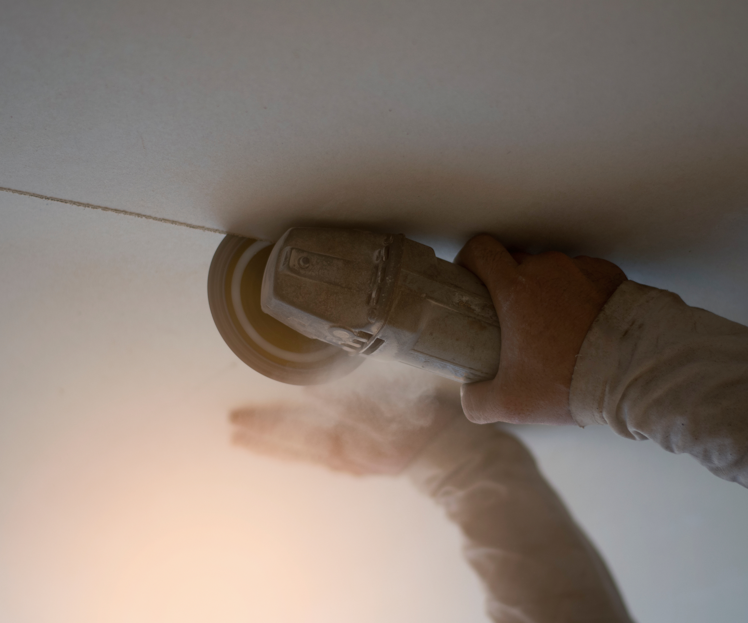 Cutting using a multitool with a circular blade