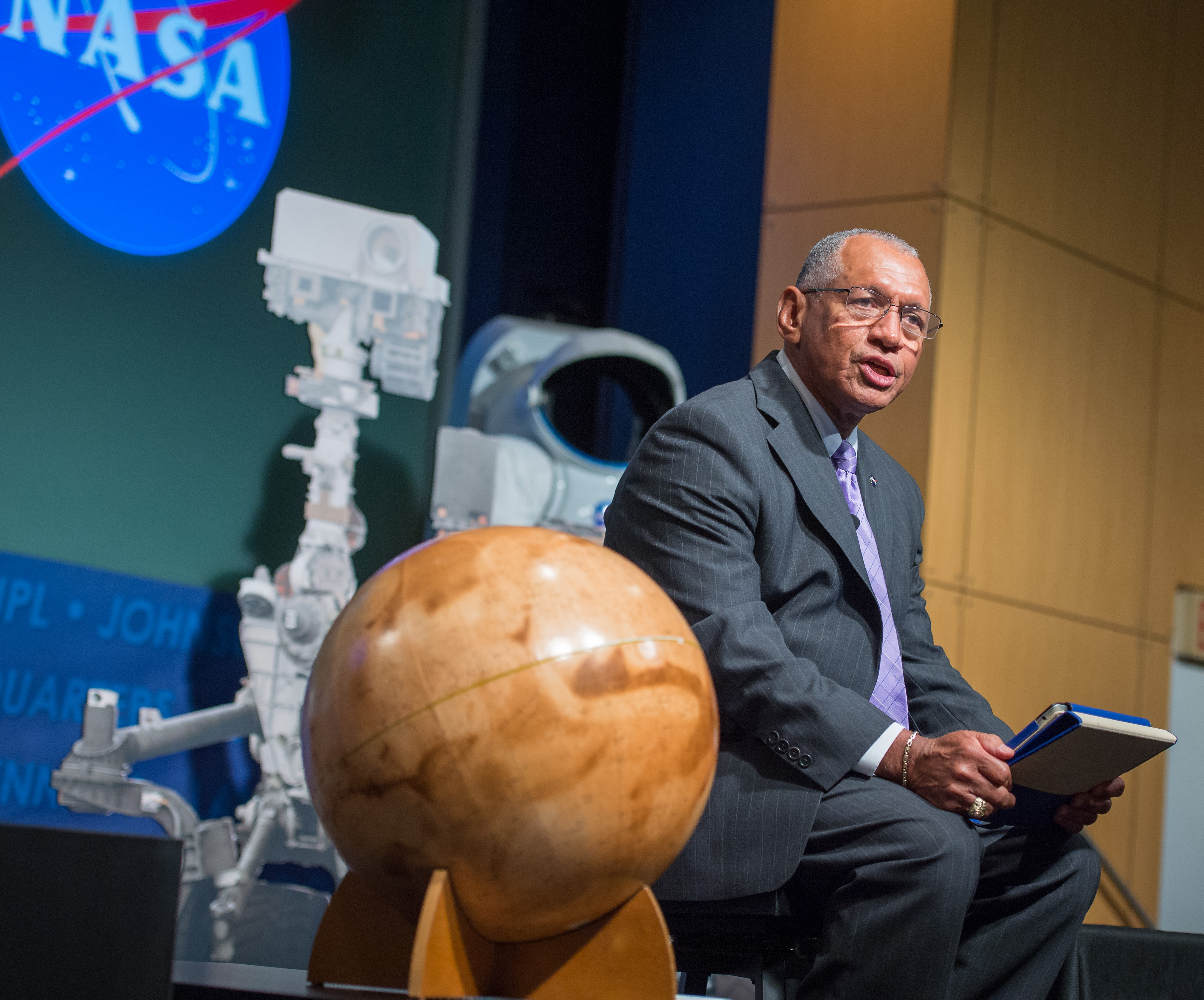 Charles Bolden Speaks at Curiosity First Anniversary Charles Bolden Speaks at Curiosity First Anniversary 