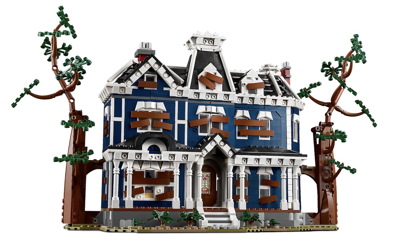 Exterior of the LEGO Stranger Things: The Creel House set