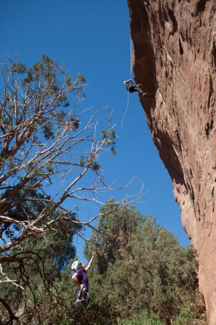 Rappelling was on the agenda for new Garmin riders plus staff at the team's Boulder mini-camp