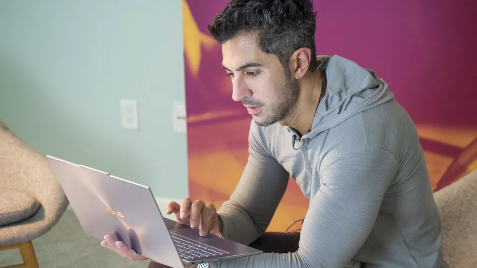 Daniel Rubino with Asus Vivobook S13