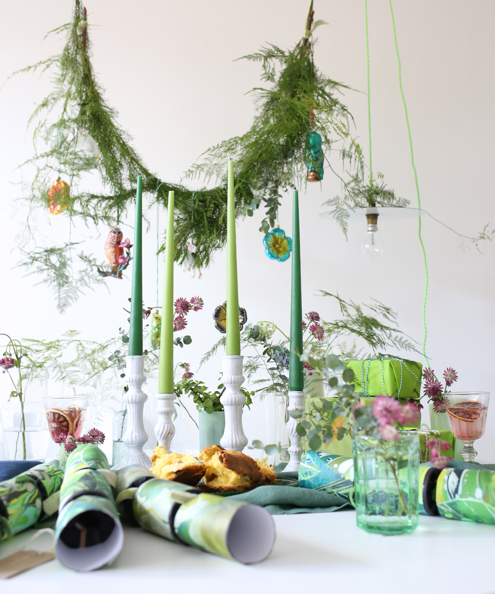 Christmas-table-settings-Designers-Guild