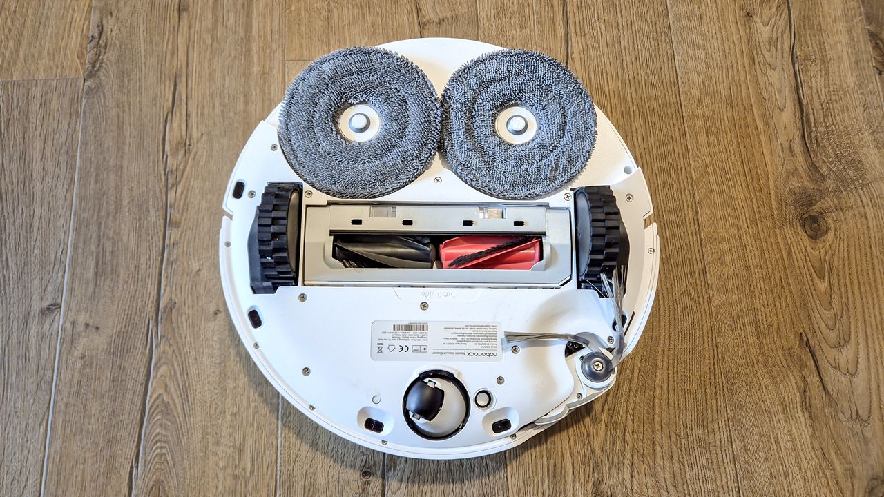 Roborock Qrevo Curv 2 Pro underside