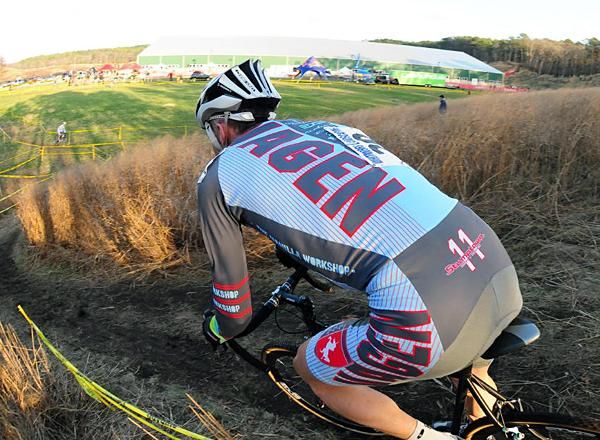 Shannon Skerritt (Vanilla Workshop/Speedvagen) beginning a descent.