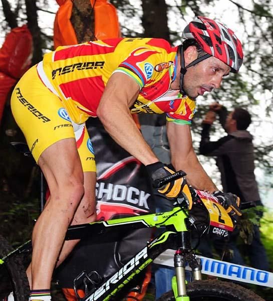 Jose Antonio Hermida Ramos (Merida Multivan) rides in sixth place.