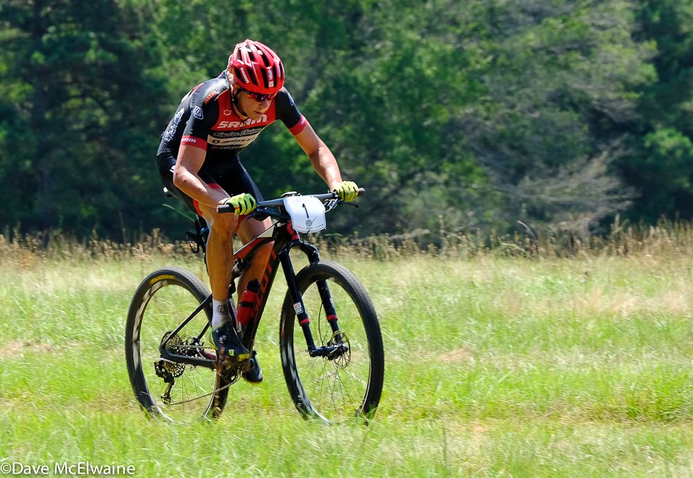 Todd Wells (SRAM-TLD-Scott) broke free of the pack after the halfway point and rode solo for nearly 30 miles.