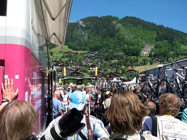 The media throng waiting for the yellow jersey of Linus Gerdemann to emerge from T-Mobile's bus.