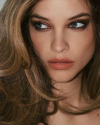 Barbara Palvin indie sleaze makeup products