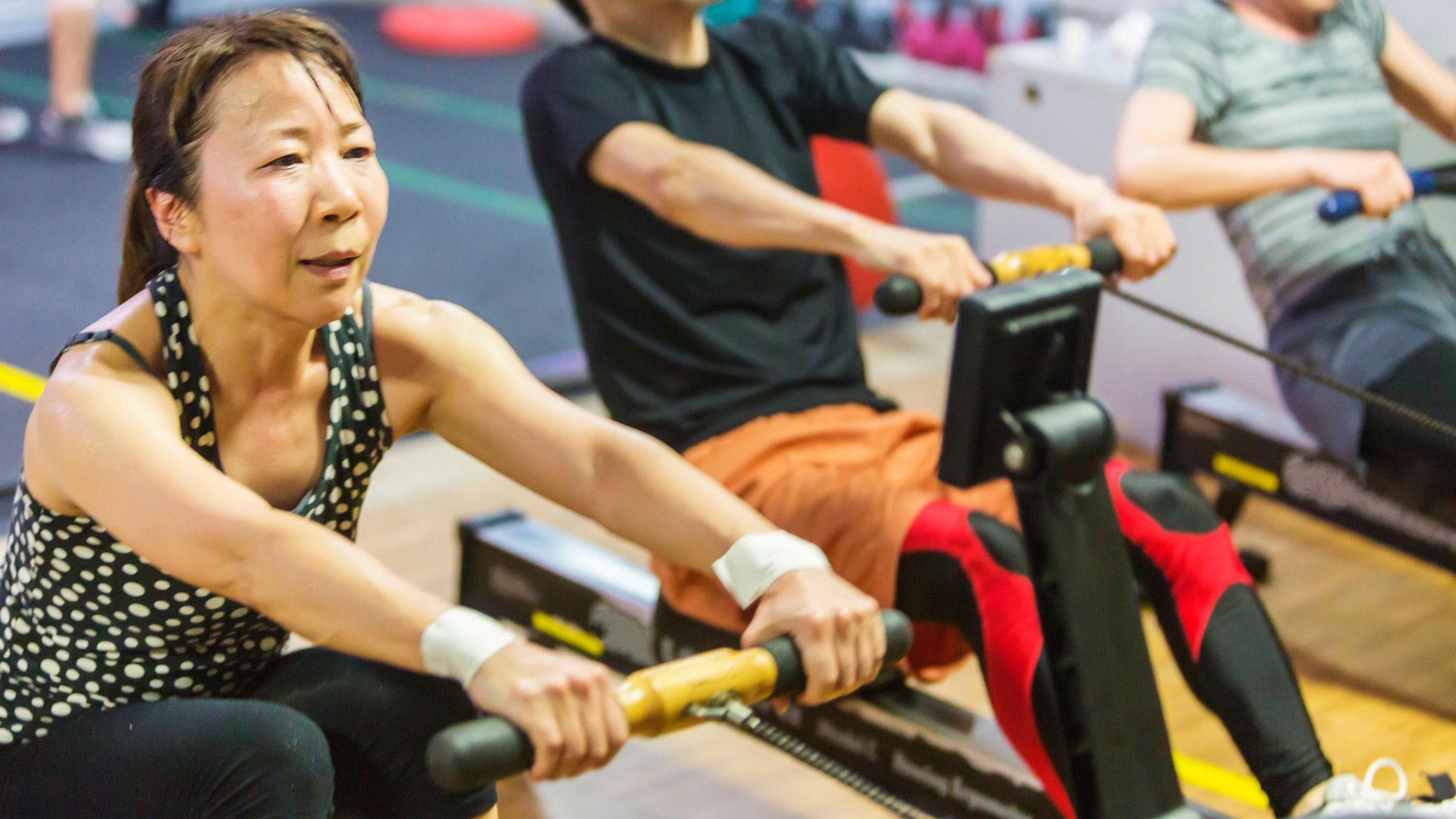 3 top rowing machine workouts to burn fat and build muscle at the same ...