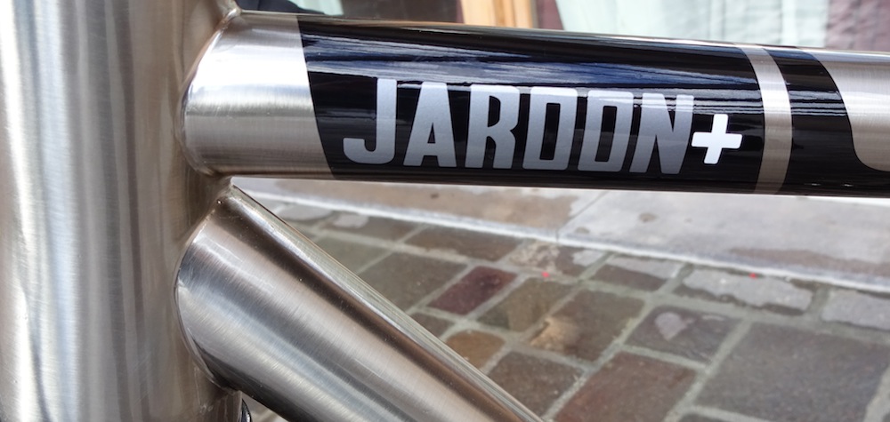 Jaroon and Jaroon+ have really neat tube junctions