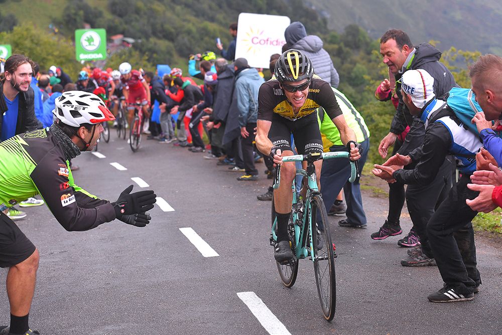 Steven Kruijswijk climbs on the Angliru