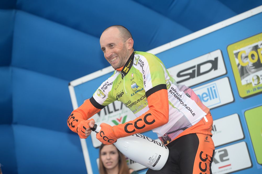 Davide Rebellin in the leader's jersey.