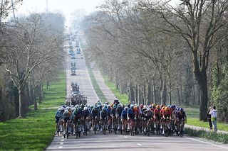 Paris-Nice stage 1 LIVE: The peloton in race against time to catch the day&rsquo;s break