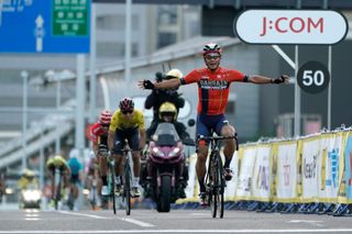 Arashiro holds off Bernal and Roglic to win Saitama Criterium