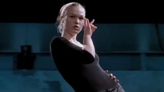 Julia Stiles dancing in Save the Last Dance.