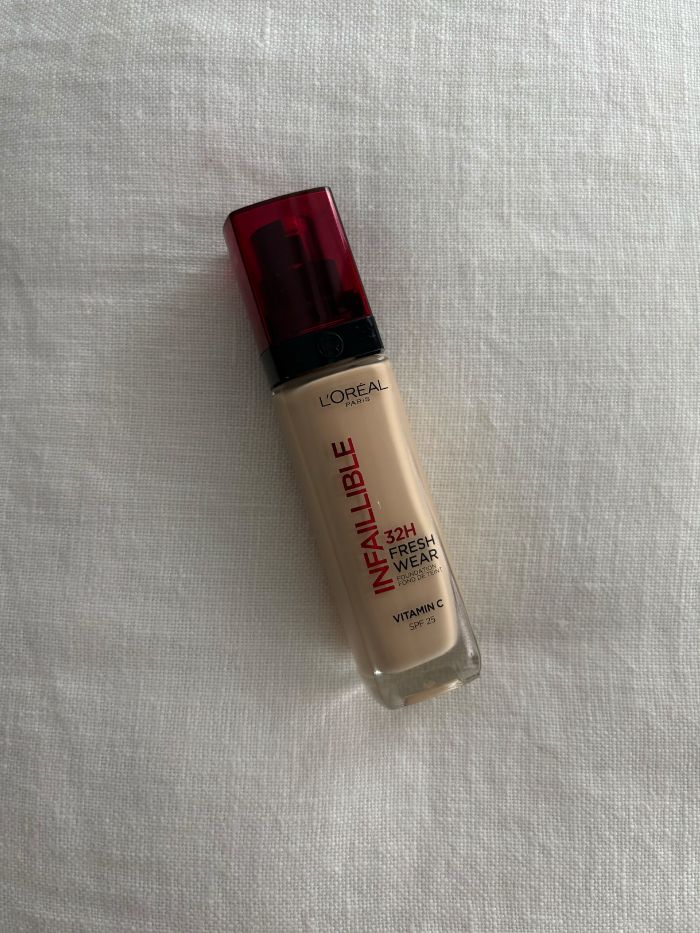 The L'Or&amp;eacute;al Paris Infallible 32hr Freshwear Liquid Foundation on a white linen background
