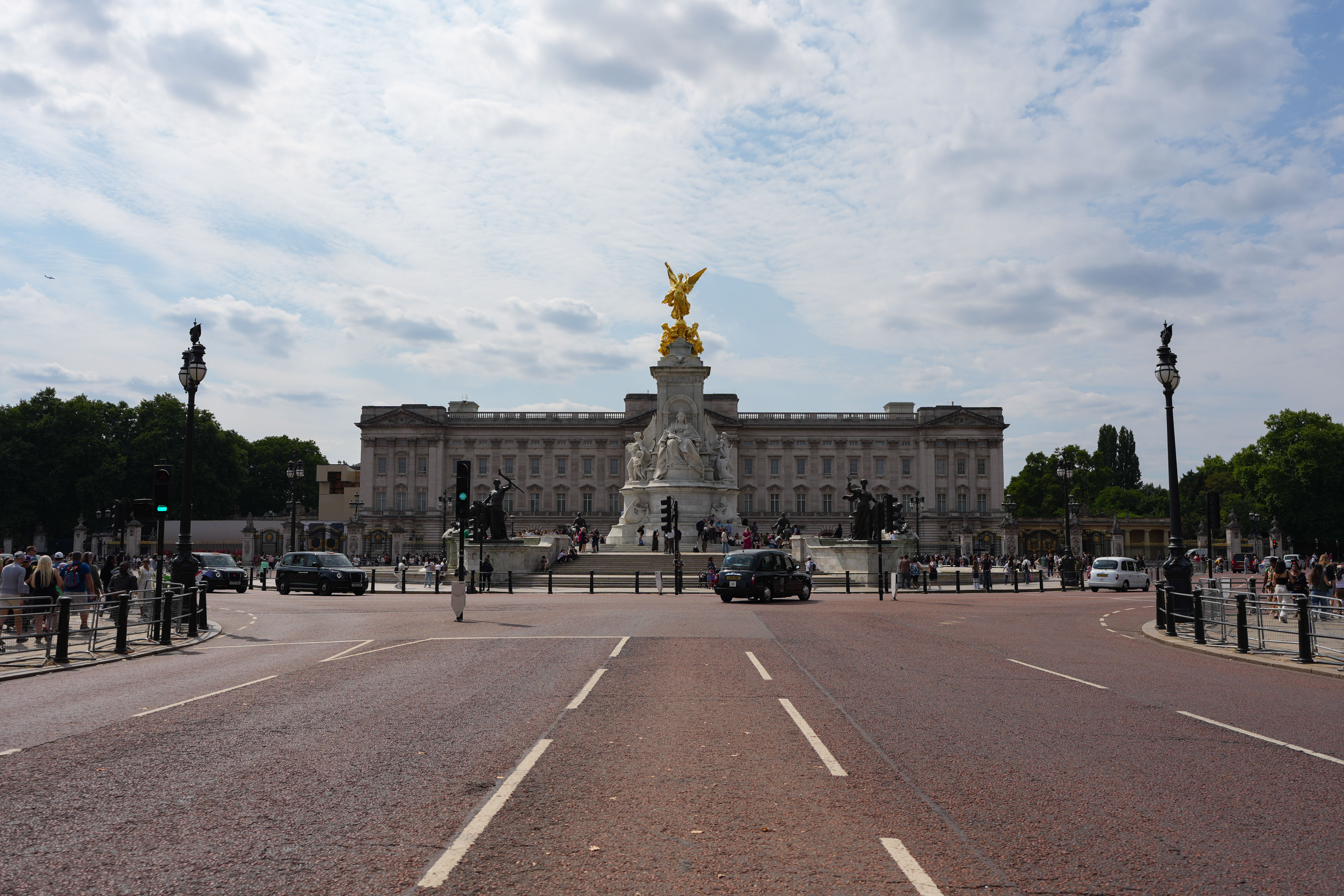 Buckingham Palace seen from the mall in London