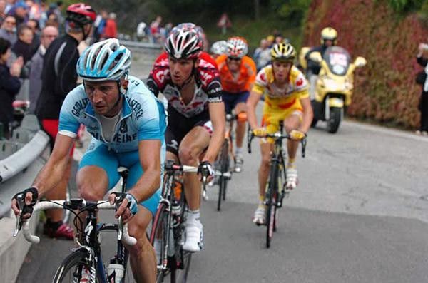 Davide Rebellin (Gerolsteiner) leads Schleck