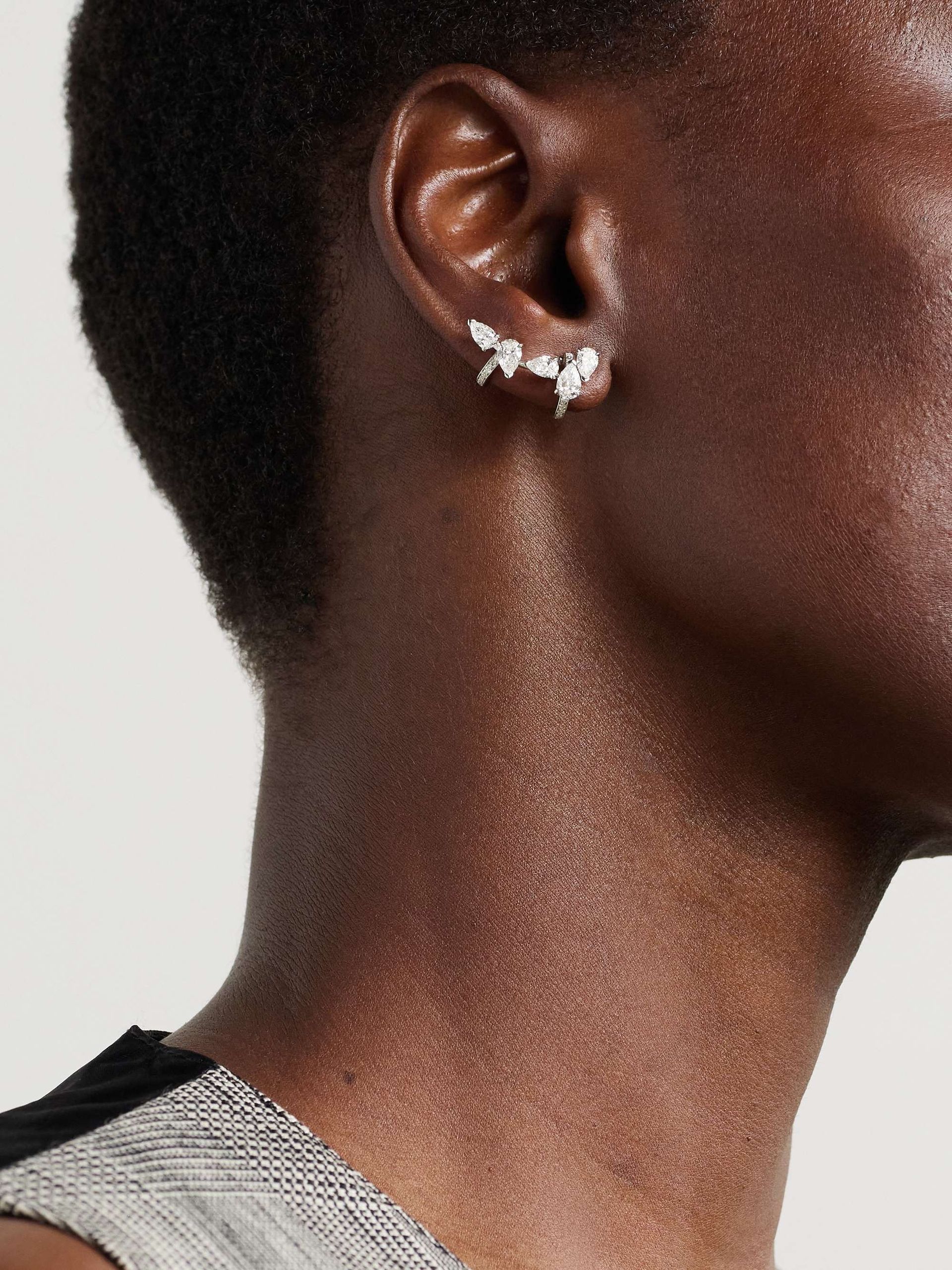 Serti Sur Vide 18-Karat White Gold Diamond Ear Cuff