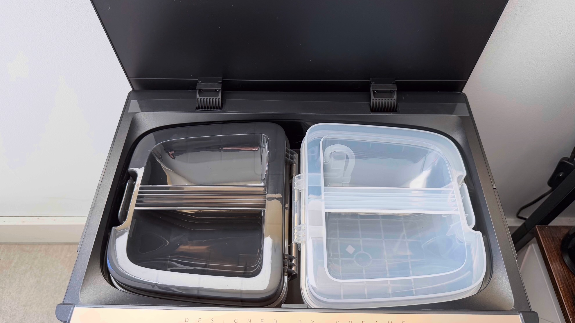 Water tanks inside the Dreame Aqua10 Ultra dock