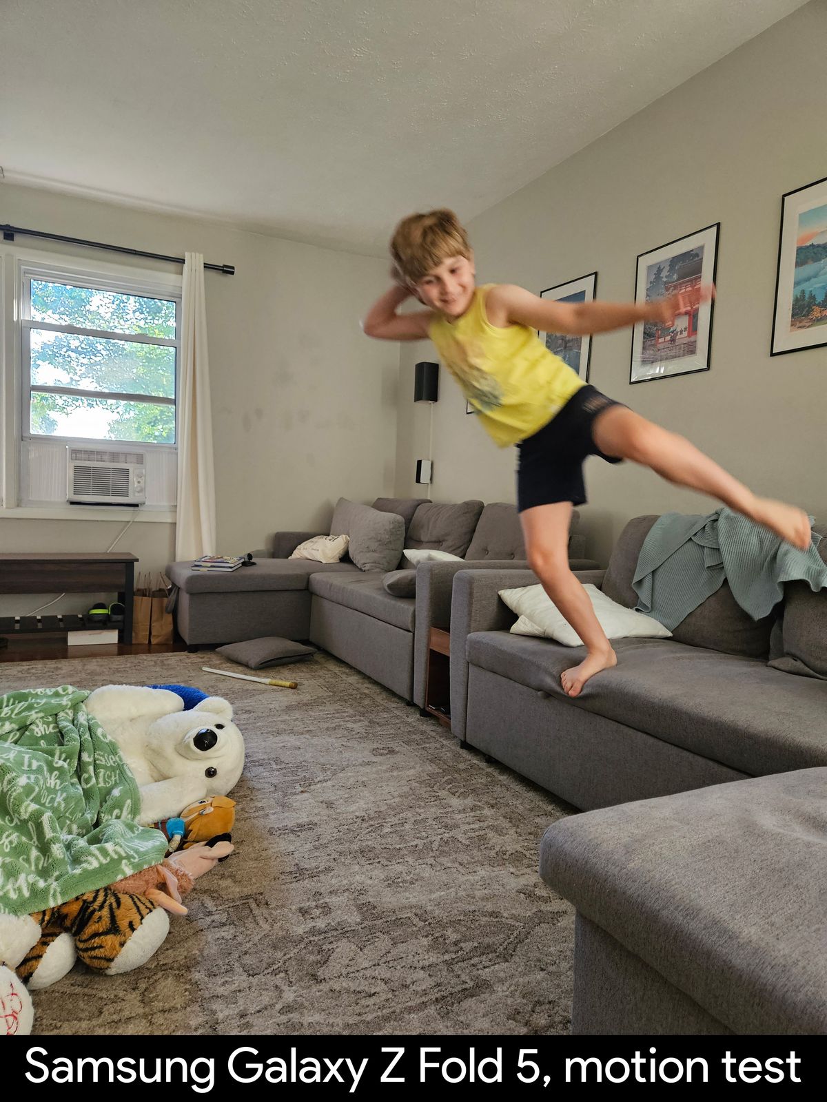 The motion test comparing the Google Pixel Fold with the Samsung Galaxy Z Fold 5