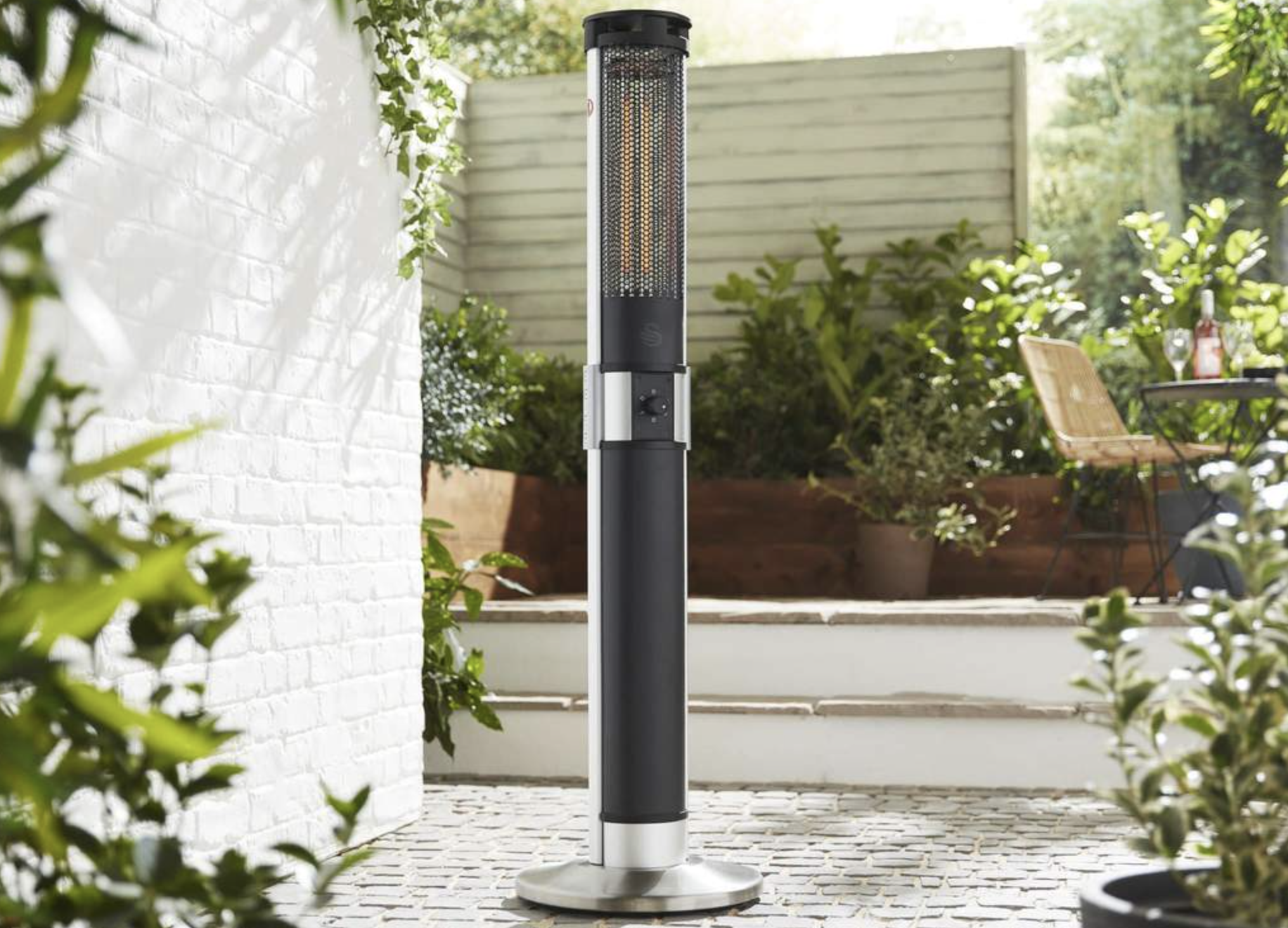 Swan Al Fresco Column vs Heatlab 2KW: which is the better patio