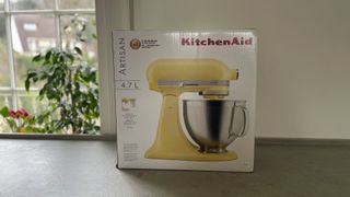 KitchenAid COTY Artisan 4.7L Stand Mixer box