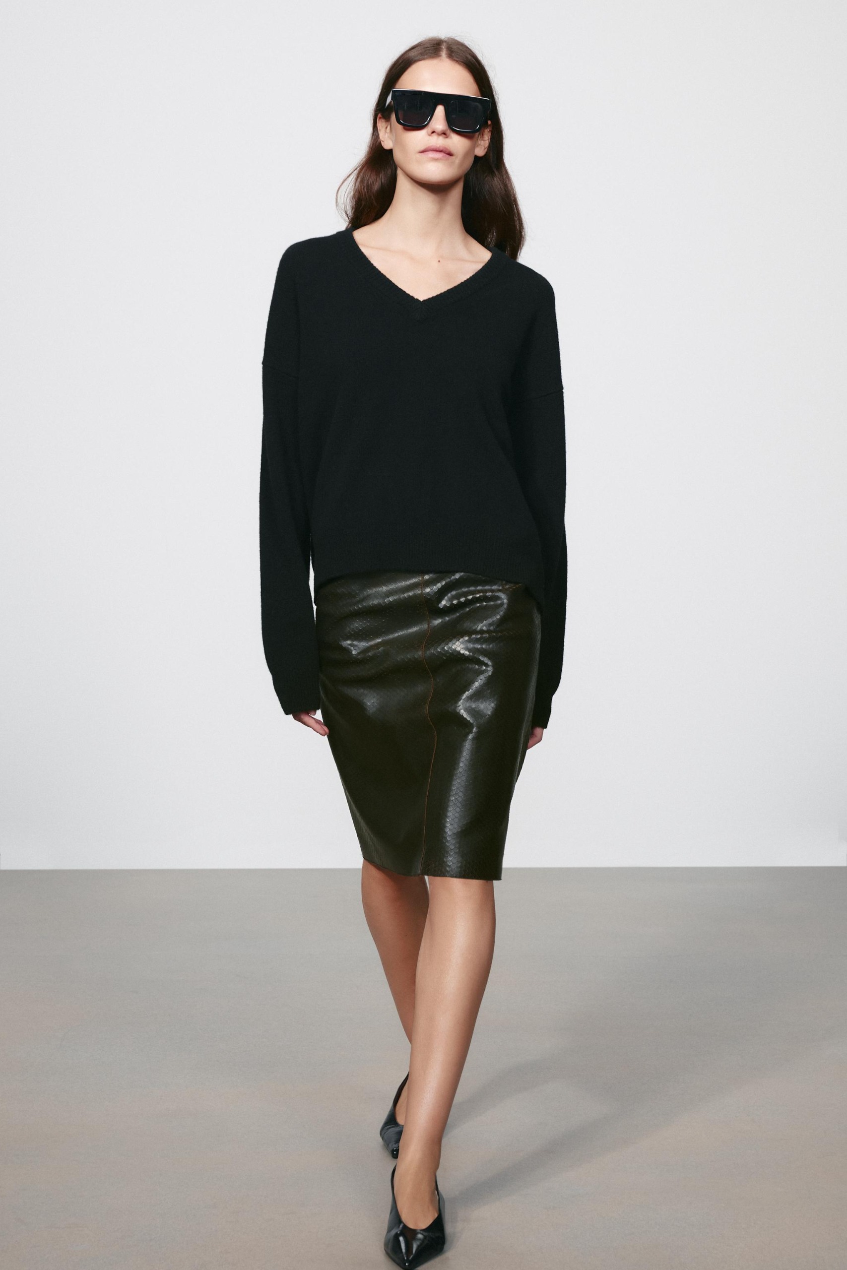 Cashmere Wool Blend Jumper V-Neck - Black - S