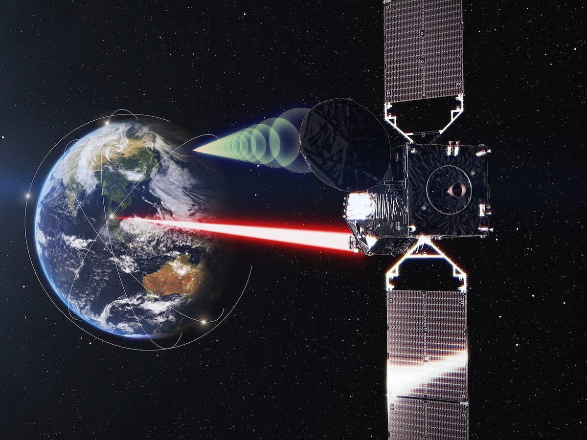 Artist&#039;s concept of the JAXA Laser Utilizing Communication System (LUCAS) payload relaying information to other satellites using laser technology.