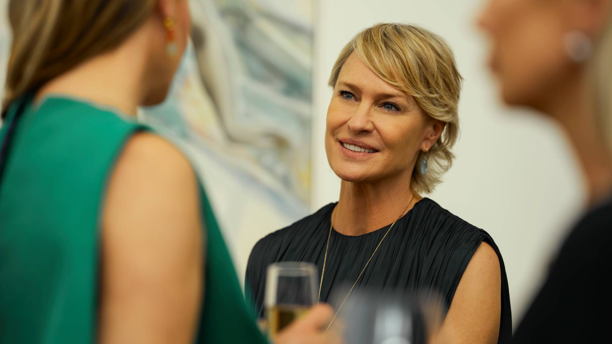 Robin Wright as Laura Sanderson in "The Girlfriend" on Prime Video
