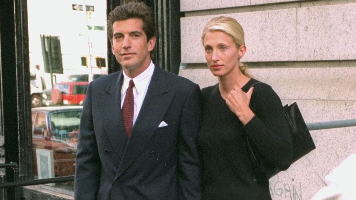 So Maybe Quiet Luxury Isn't Dead—the CBK Bag Trend That's Single-Handedly Reviving Minimalism