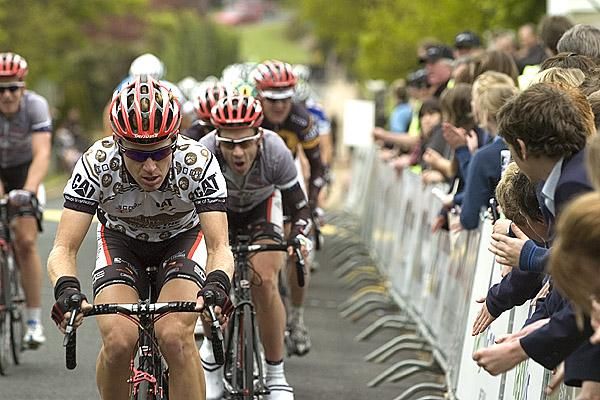 Phil Zajicek (Fly V Australia) drives the peloton up the home straight in the concluding laps.