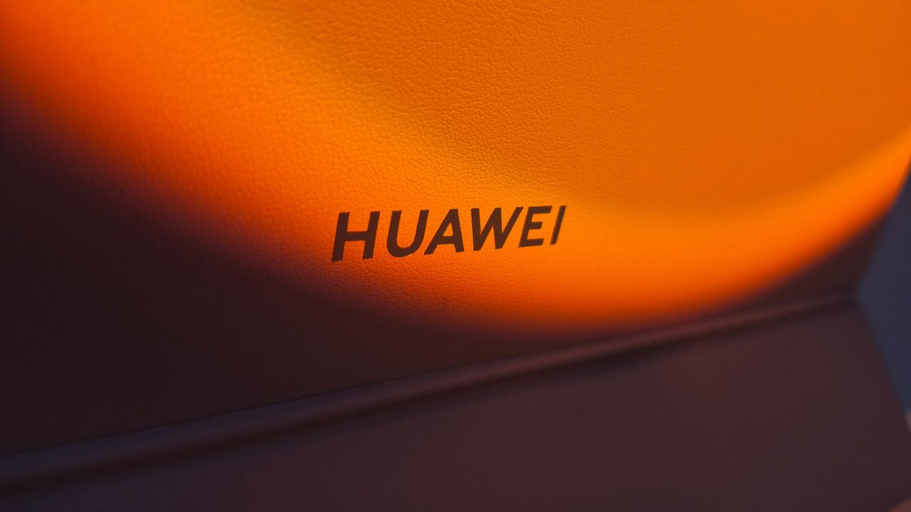 The Huawei MatePad 11.5 S on a desk