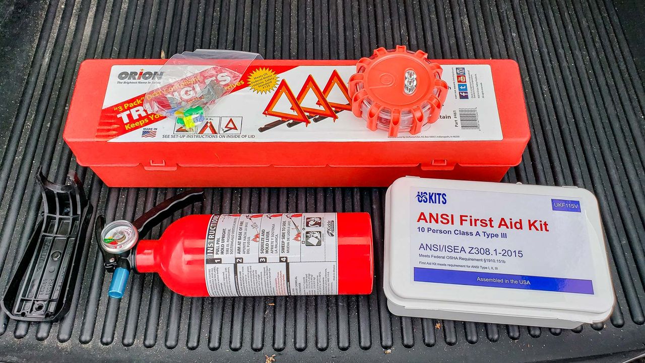 DOT Essential OSHA ANSI Compliant Kit fire contents
