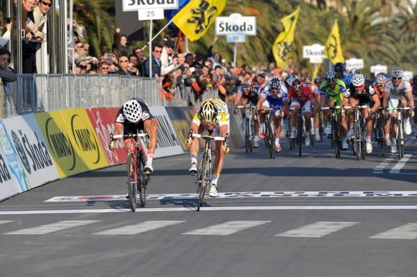 Mark Cavendish beat Heinrich Haussler on the line