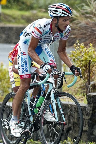 Eventual winner, Jonathan Monsalve (Androni Giocattoli) from Venezuela, makes his way towards the top of Genting Highlands.