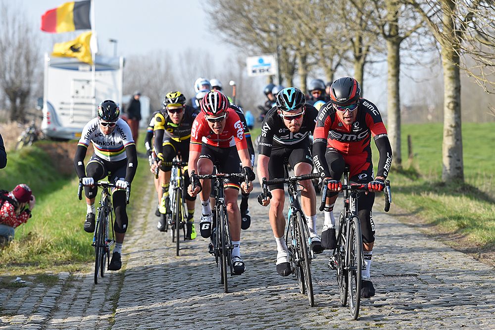 Five-man breakaway at Omloop Het Nieuwsblad