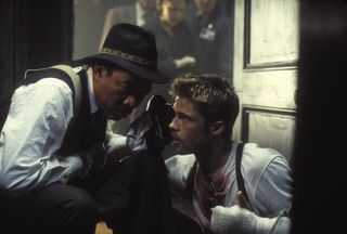 morgan freeman and brat pitt as police officers investigating in Seven