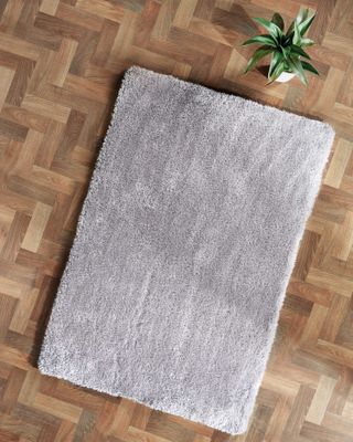 Aldi shaggy rug in luxury light grey