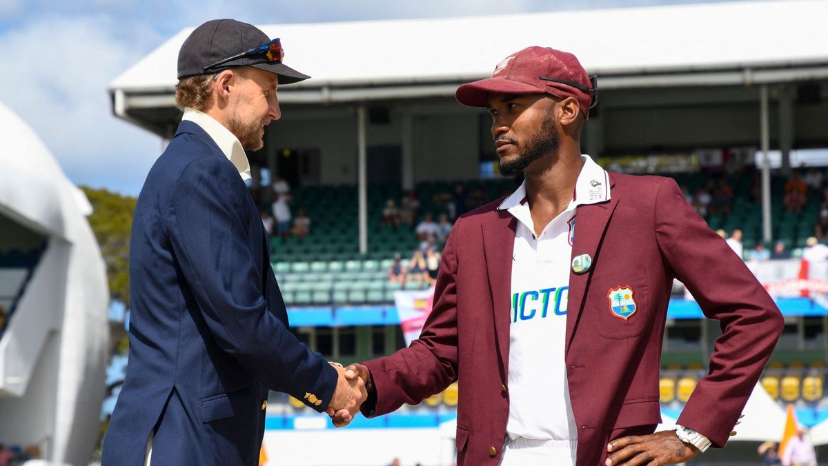 Captains Joe Root of England and Kraigg Brathwaite of West Indies shaking hands before a Test match