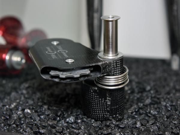 The mostly carbon fiber construction on the prototype THM-Carbones rear derailleur uses very few fasteners.