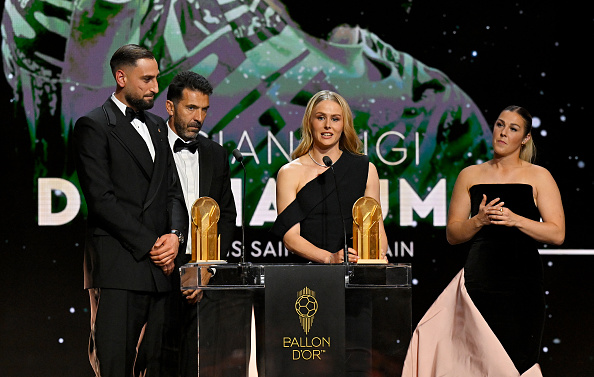 PARIS, FRANCE - SEPTEMBER 22: Hannah Hampton speaks on stage with the Women&#039;s Yahsin Trophy alongside Gianluigi Donnarumma, Gianluigi Buffon and Mary Earps during the 69th Ballon D&#039;Or Ceremony at Theatre Du Chatelet on September 22, 2025 in Paris, France.
